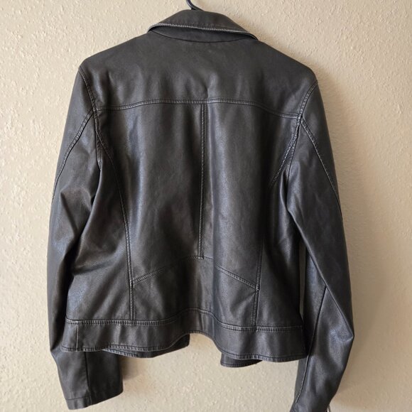 Unisex- Faux Leather Biker Jacket with Welt Pockets - Picture 3 of 3